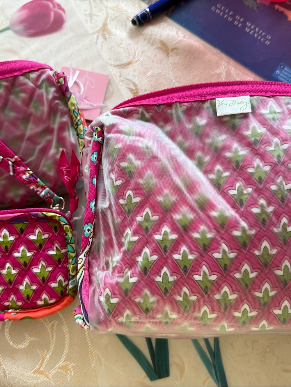 Vera Bradley L,M,S cosmetic bags,Tech case, Zip ID case and Lanyard set (6) - Picture 7 of 7